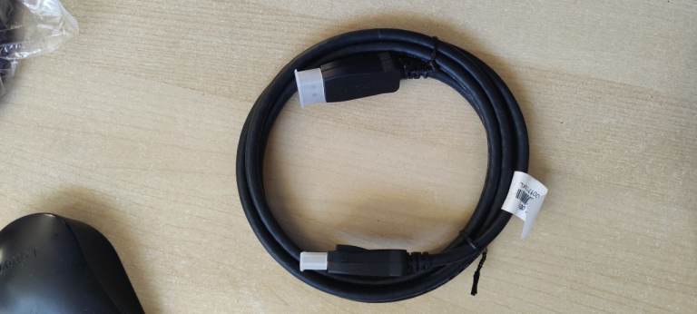 New Hotron Display Port Cable E246588 30V Male to Male about 1 meter