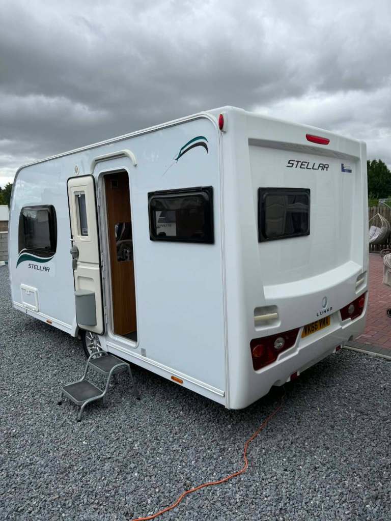 Lunar stellar 2/berth 2015 motor mover light weight model lots of extras