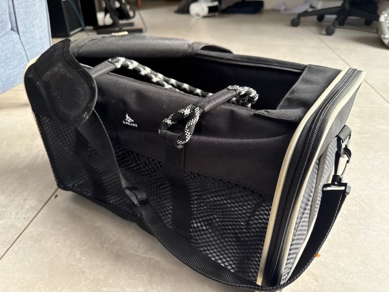 Puppy carrier perfect condition