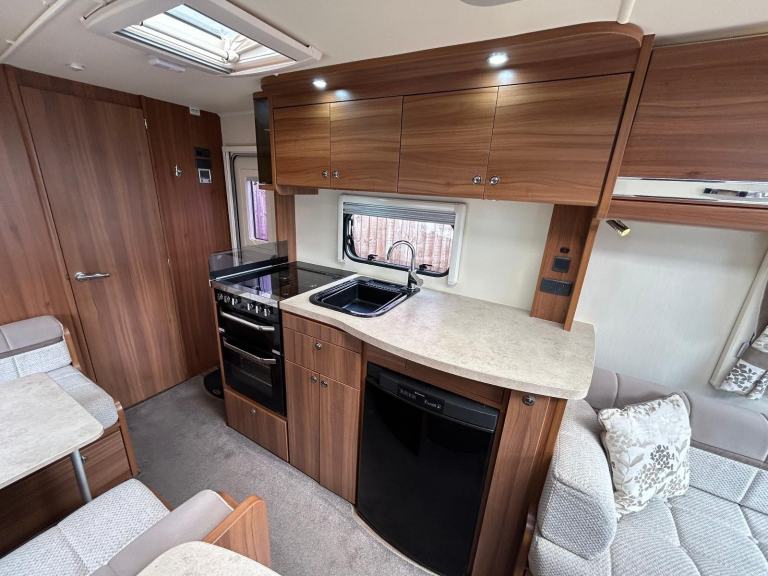 Elddis Affinity 530 3 berth 2016 mover ***LOVELY CONDITION***