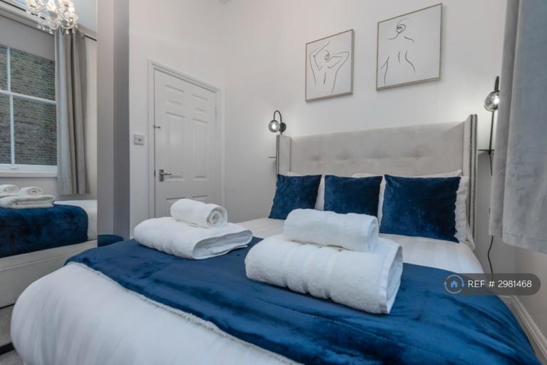 1 bedroom flat in Clifton Road, London, W9 (1 bed) (#2981468)