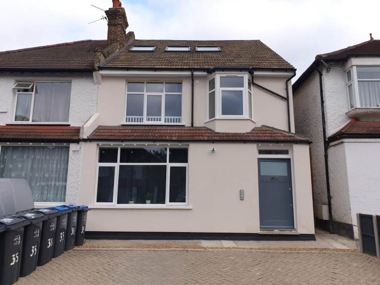 TWO BEDROOM TOP FLOOR CONVERSION FLAT FOR RENT SW16 4JZ CLOSE TO NORBURY STREET (2 BED)