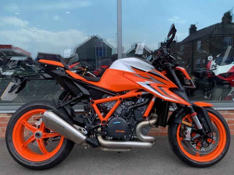 KTM 1290 SUPERDUKE R - TECK PACK - 4140 MILES - 2 YEAR WARRANTY 