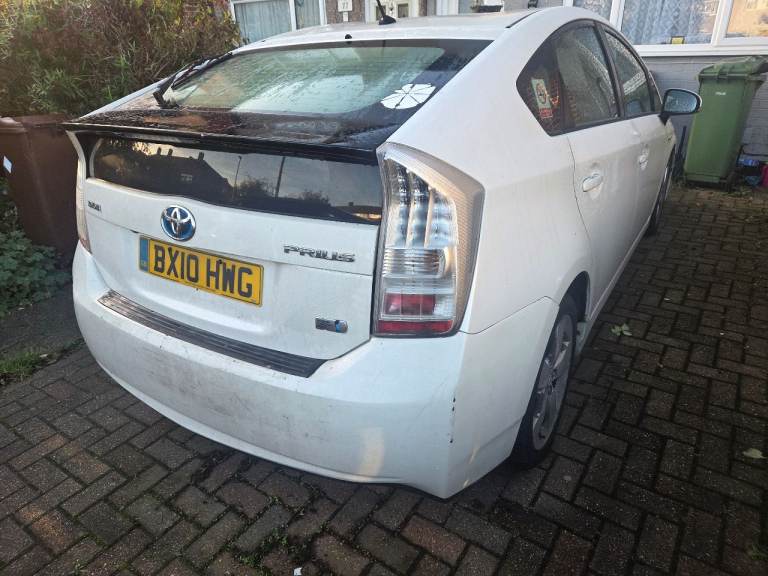 SPARE OR REPAIR. Engine Fail,Good Hybrid,Body,Leather seats £950 Only No Offers