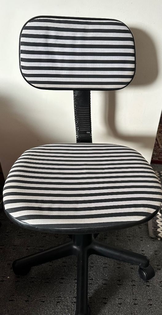 Desktop chair 