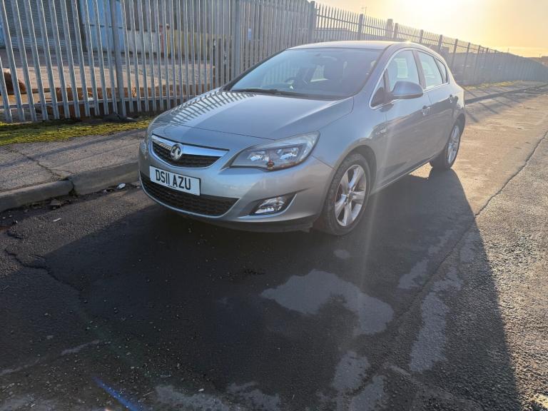 2011 Vauxhall Astra 1.6i 16V SRi 5dr HATCHBACK Petrol Manual