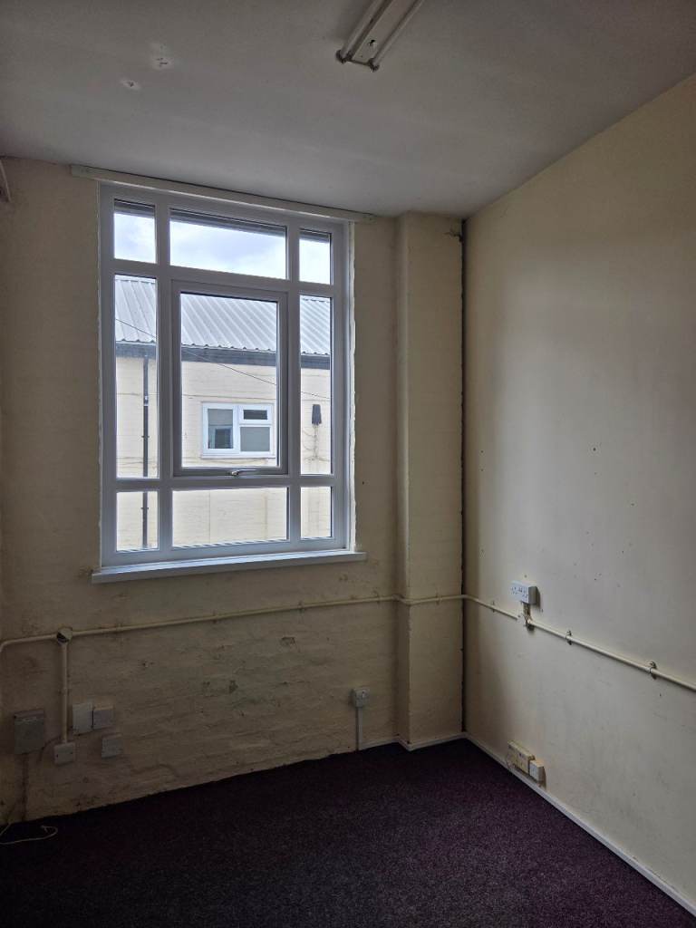 Office Space to Rent in Enfield