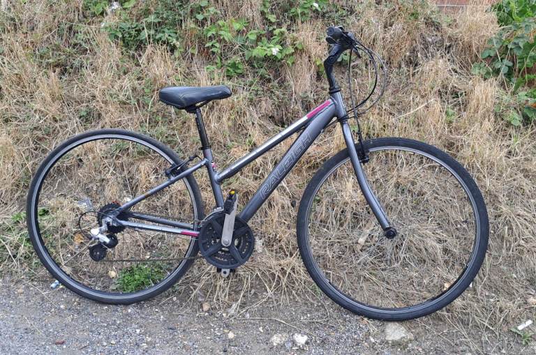 Ladies Raleigh hybrid aluminium frame townbike 