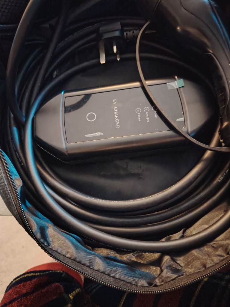 Vorspring car charger 