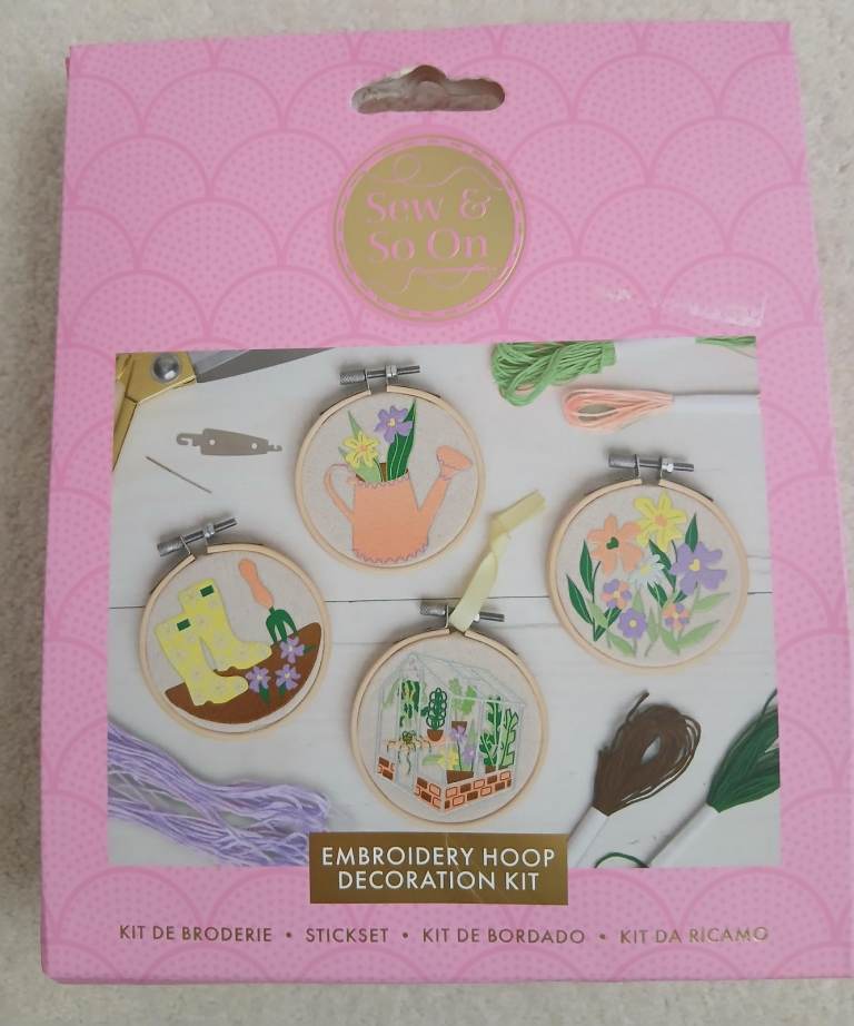 Sew & So On Embroidery Kit Theme 'Garden' (New and Sealed)