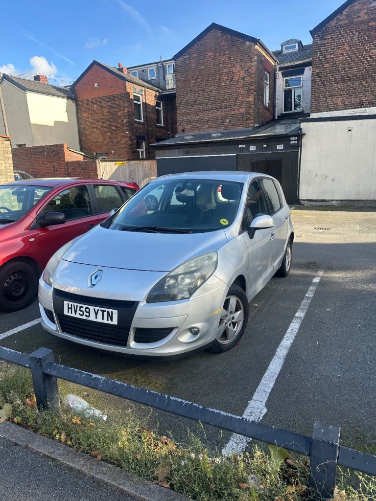 Renault SCENIC Spacious Hatchback MPV 5 doors TOMTOM Edition
