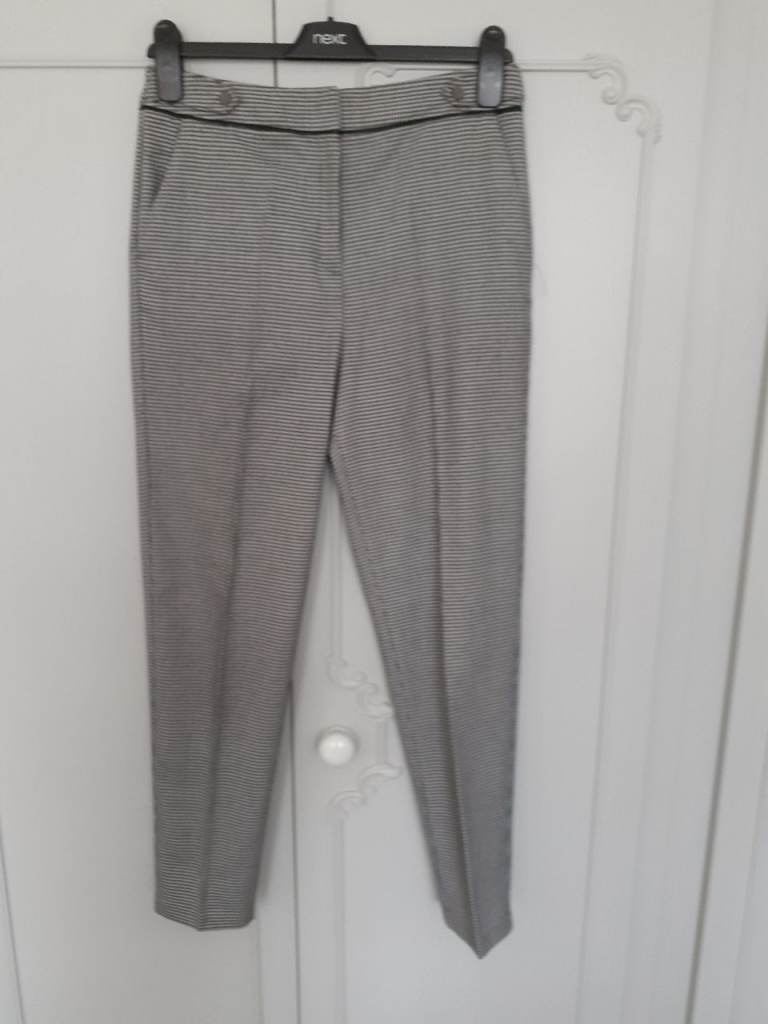 WORN HANDFUL OF TIMES - F&F SMART CAPRI PANTS - SIZE 8