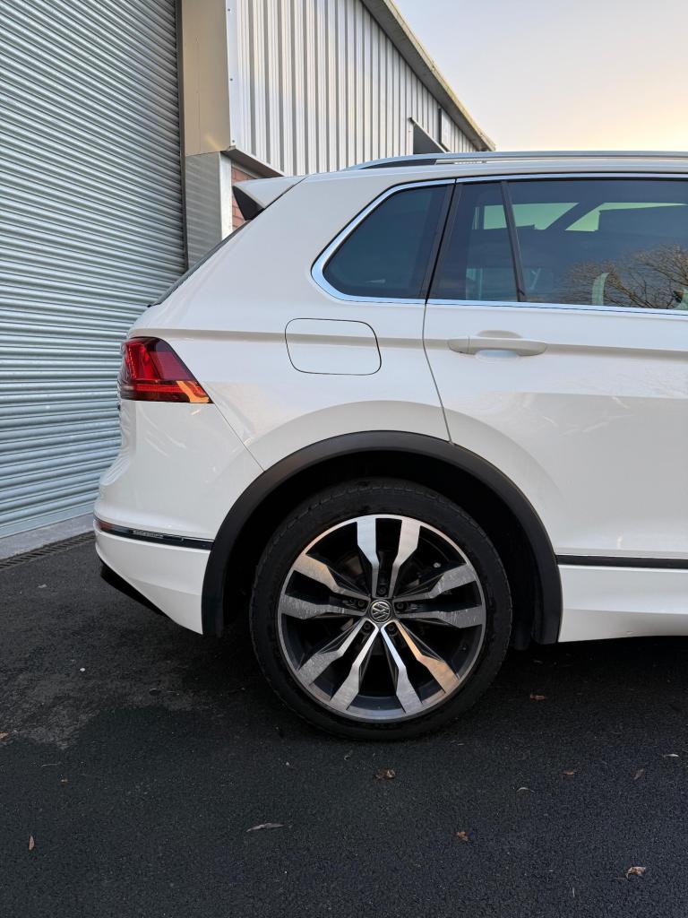 2018 Volkswagen Tiguan 2.0 TDi 190 4Motion R-Line 5dr DSG ESTATE DIESEL Automatic