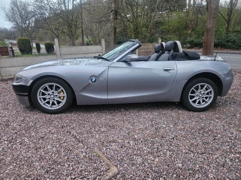 Bmw z4 2.0 petrol manual breaking for parts  full car running and driving 57 plate 