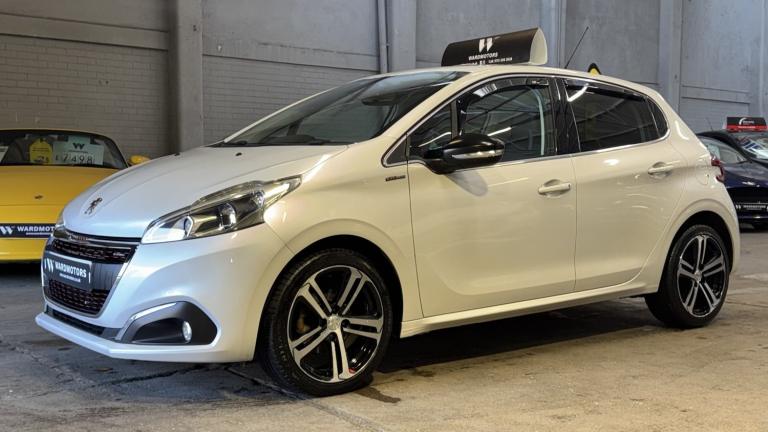 PEUGEOT 208 1.2 PureTech GT Line White 5dr LOW TAX+7 STAMPS+CRUISE 2017