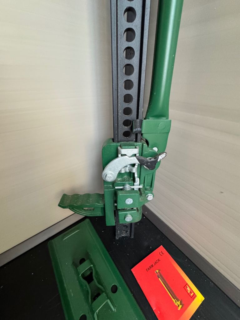 Farm jack high lifter for off road vehicles 