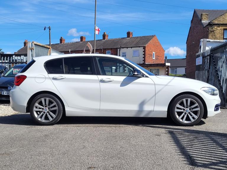 2016 BMW 1 Series 118d Sport 5dr TOP SPEC HATCHBACK Diesel Manual