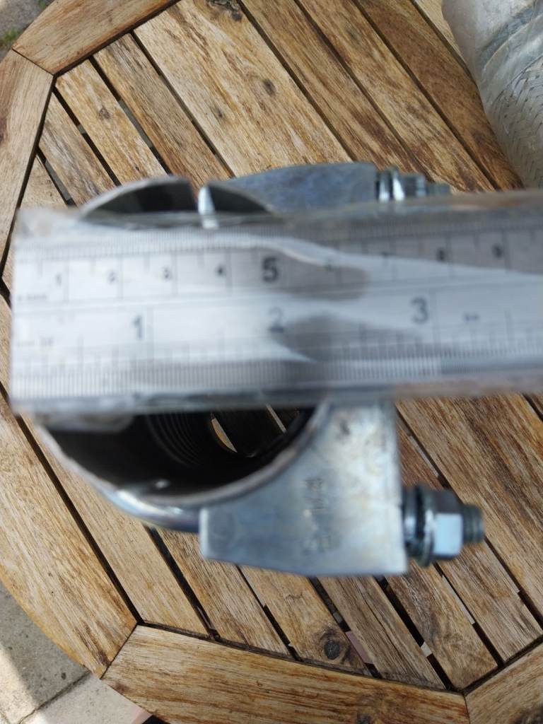 Exhaust flexible pipe and clamps 