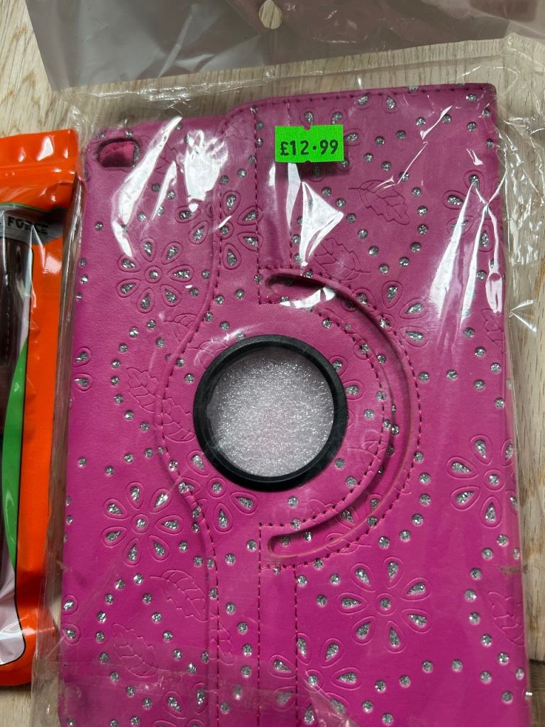 Shop close ing down phone cases and tabletsNew Pink Tablet/iPad shCase with Stand – Swivel Design