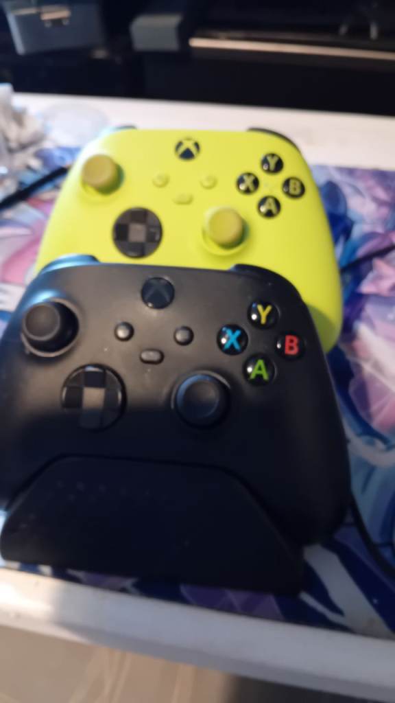 Xbox Series X Controllers & Venom Charging Dock - Spares or Repairs