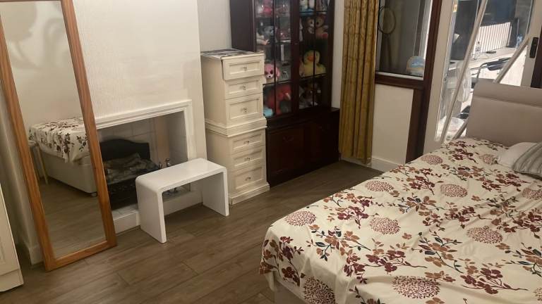 🏠 spacious double room to let 