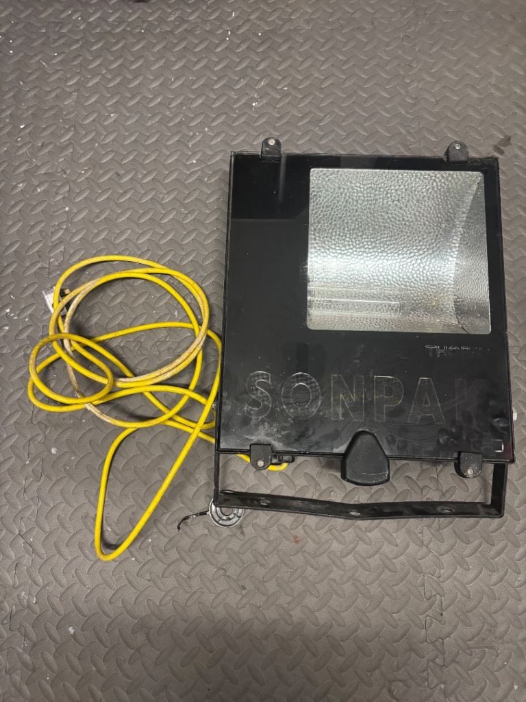Large Sonpak outdoor flood light##REDUCED TO SELL##