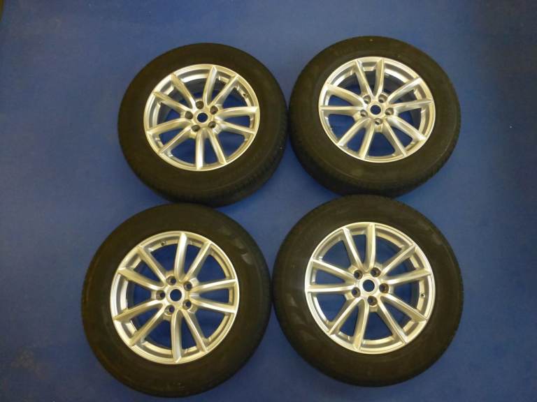 Range Rover Mk4 (L405) 19" wheels with Pirelli Tyres Set of 4