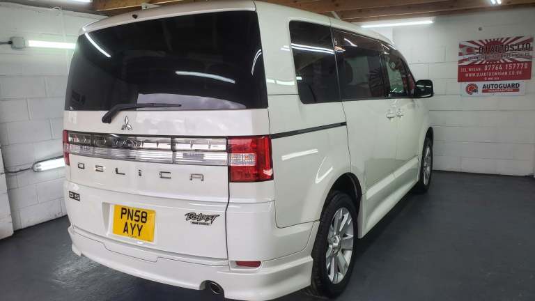 Mitsubishi delica d5 in white automatic 4wd 7 seater fresh japanese import 2008