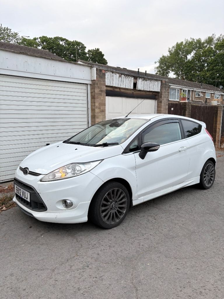 Ford, FIESTA, Hatchback, 2012, Manual, 1388 (cc), 3 doors