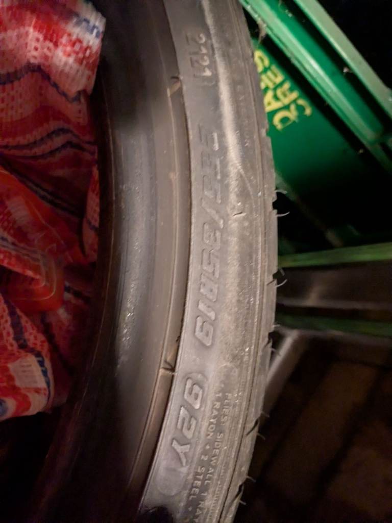 Tubeless BMW