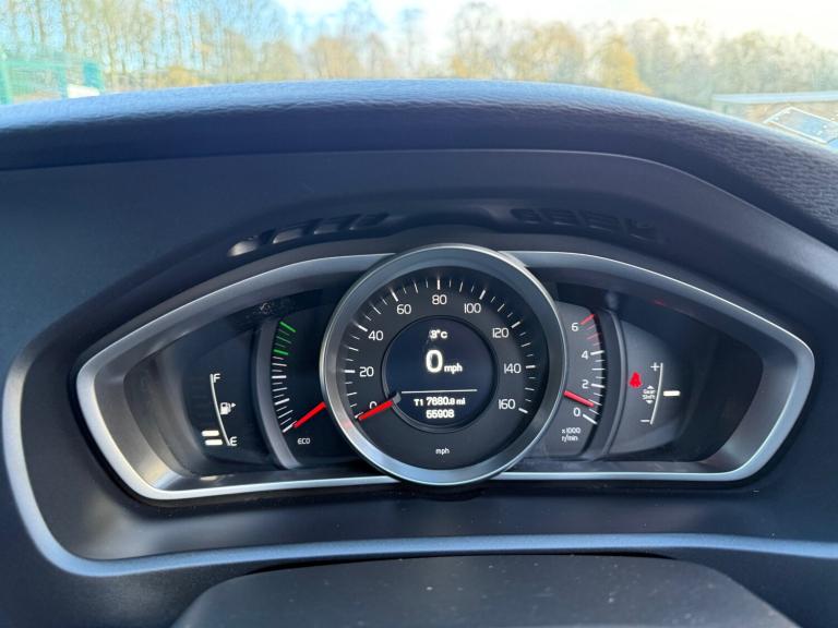 2013 Volvo V40 D2 Cross Country Lux 5dr HATCHBACK Diesel Manual