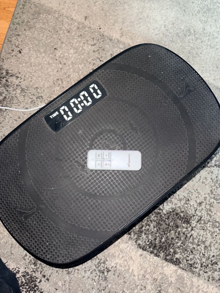 Merach black curved vibration plate 150w £40!