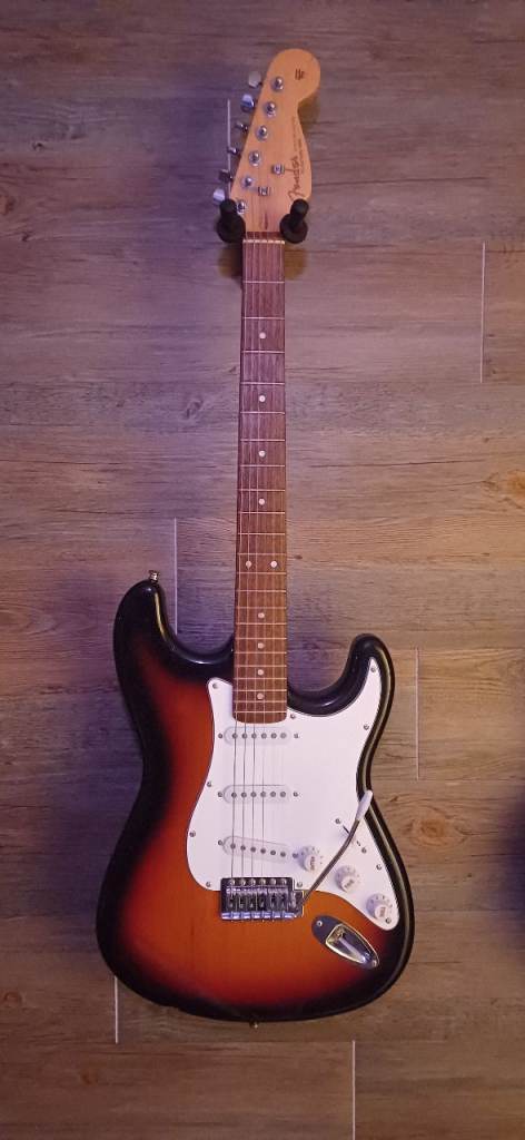 Fender STRATOCASTER Replica 