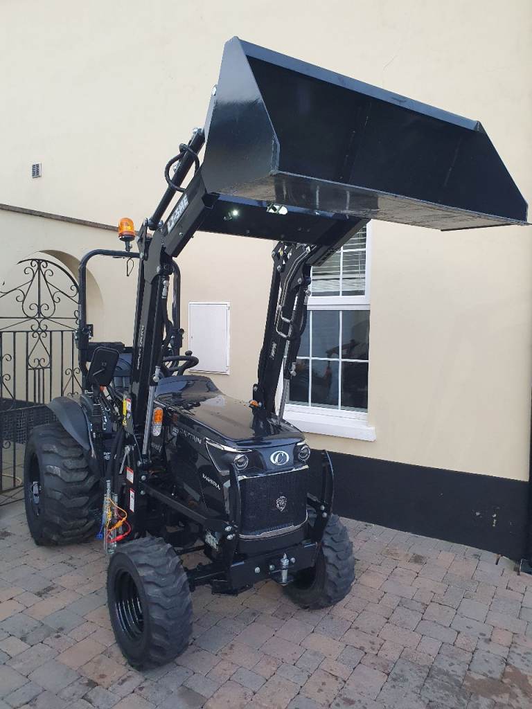 Compact tractor 26hp