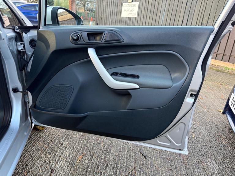2010 Ford Fiesta 1.25 Zetec 5dr [82] HATCHBACK Petrol Manual
