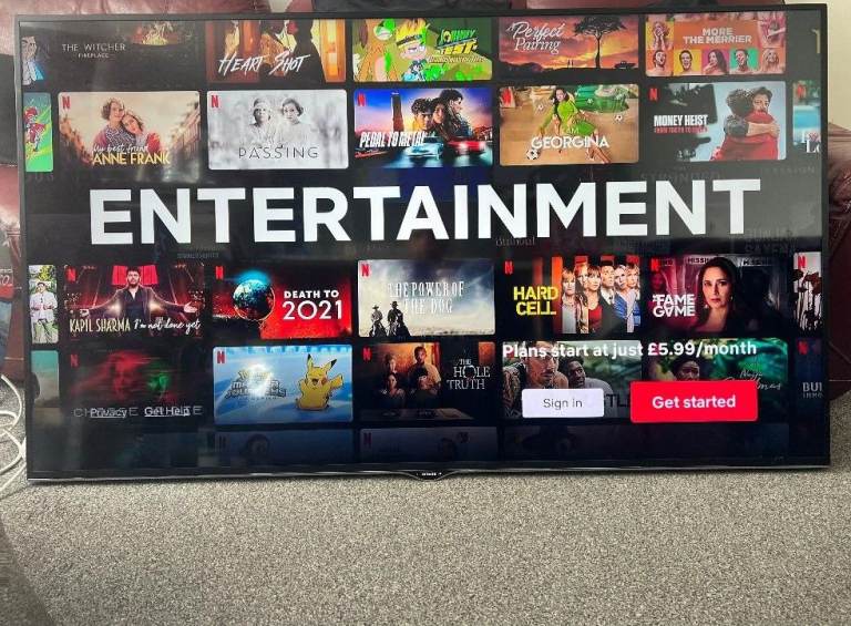 Hitachi 65" smart 4K HDR TV