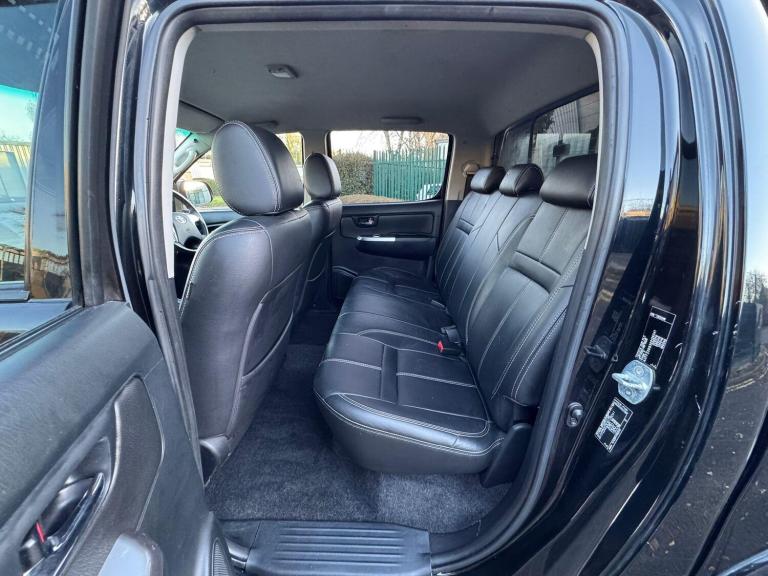 2015 Toyota Hilux Invincible D/Cab Pick Up 3.0 D-4D 4WD 171 Auto PICK UP DIESEL Automatic