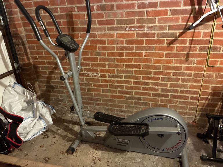 Cross trainer