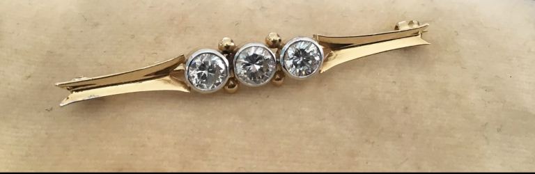 18ct Gold Diamond Brooch 