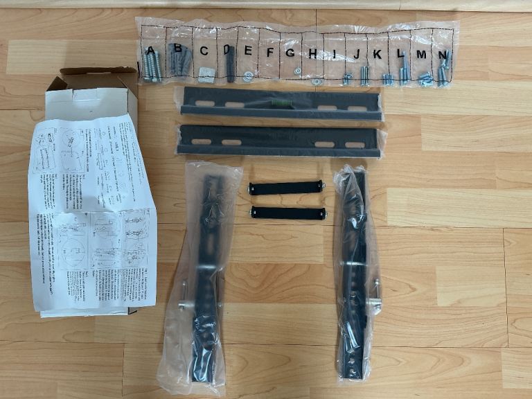 Tv wall bracket