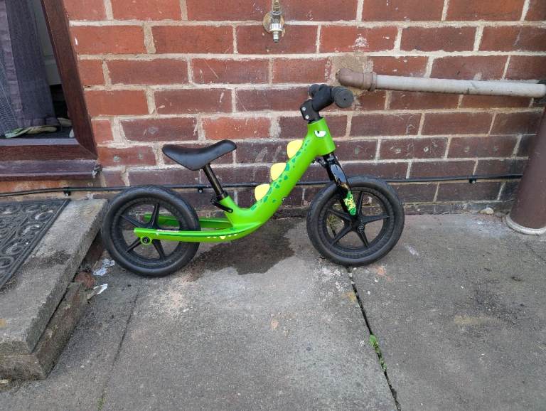 Green dinosaur Balance Bike for Toddlers – Good Condition