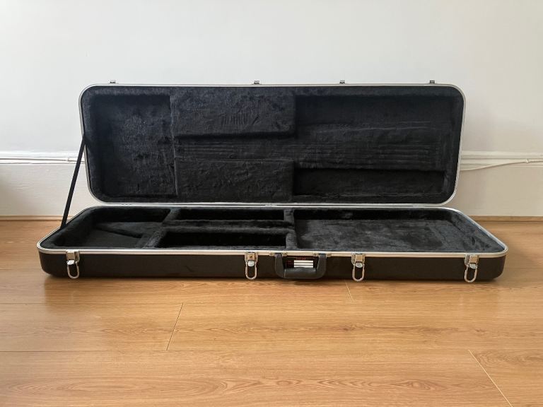 Gator Deluxe Molded Bass Case 