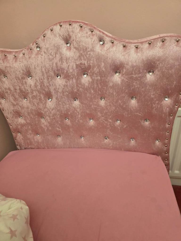 Girls single princess bed