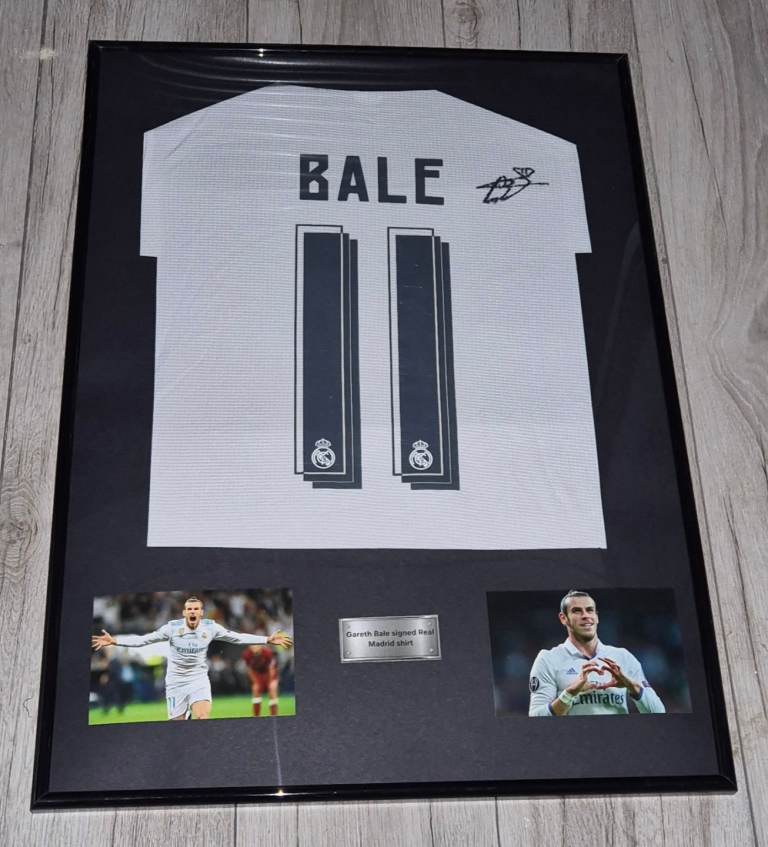 Signed football shirt. Gareth bale signed Real Madrid shirt in frame with proof and COA 