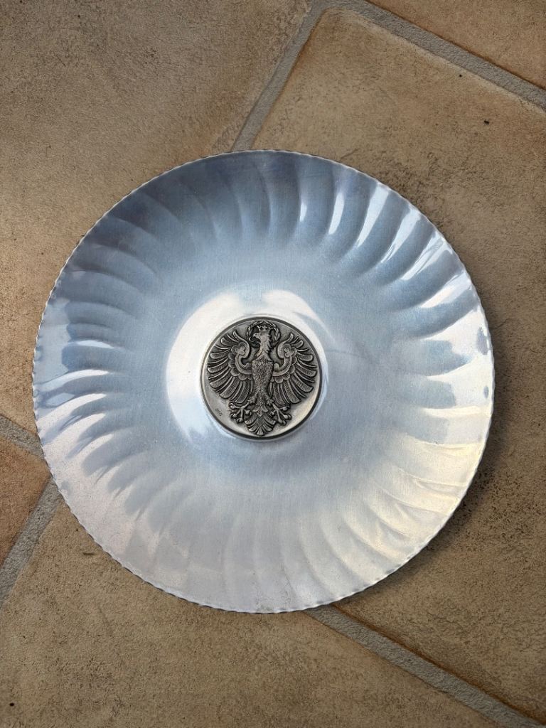 Decorative dish