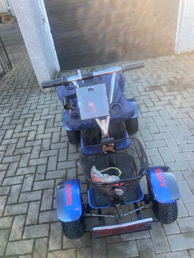 Single seater golf buggy