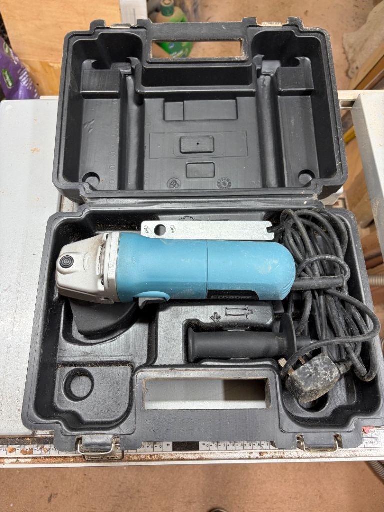 Erbauer 41/4 in grinder 240v