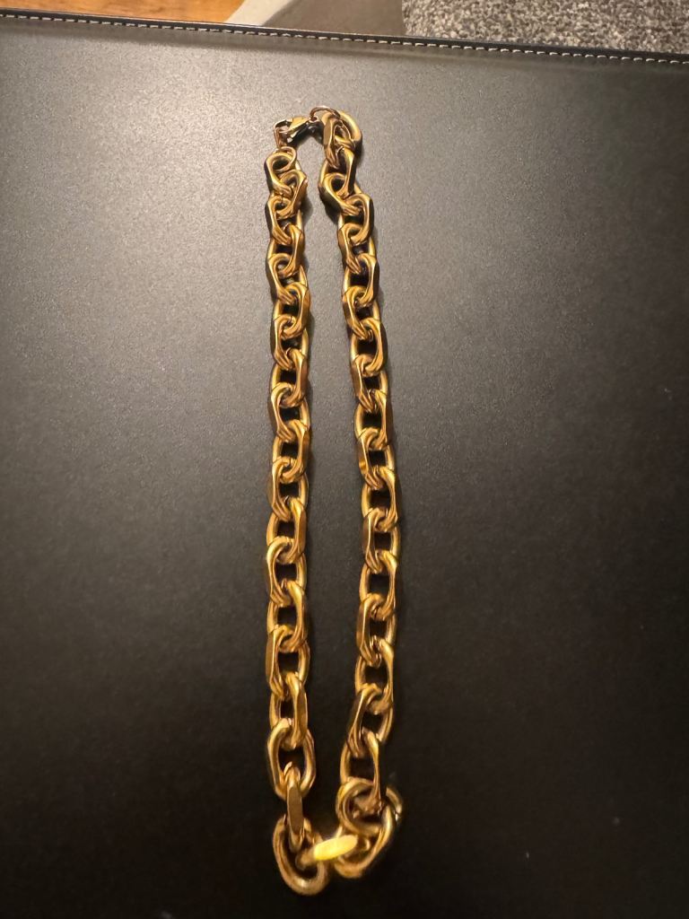 Chunky Gold-Tone Link Necklace – Good Condition