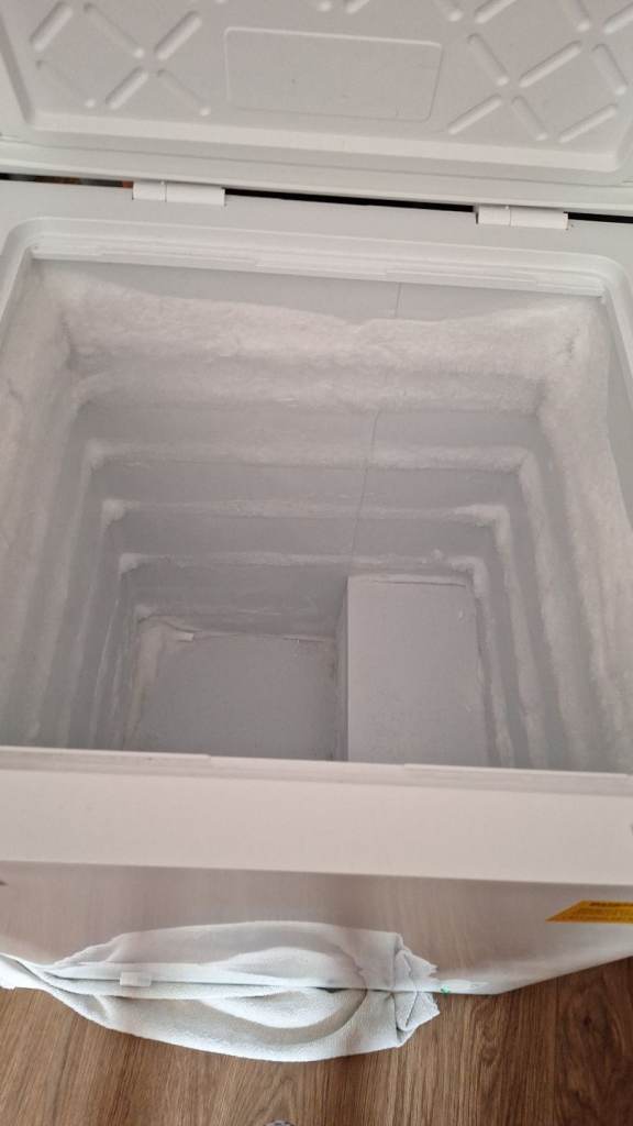White Chest Freezer – Good Condition, Plenty of Space