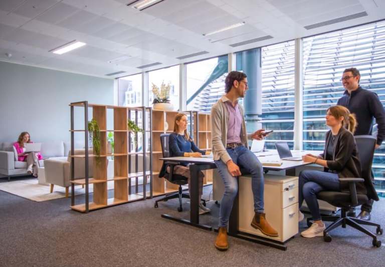 *Cannon Street* Private Serviced Offices: Units from 3 to 50 desks for rent EC4